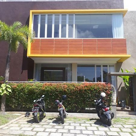 Brielle Guest House ジンバラン エクステリア 写真